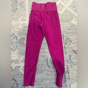 Carbon 38: High Rise 7/8 Legging in Leopard Takara Shine